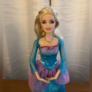 2016 Holiday Barbie Peace Hope Love, blonde